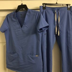Figs Scrubs XS Top & XS Petite Bottom.